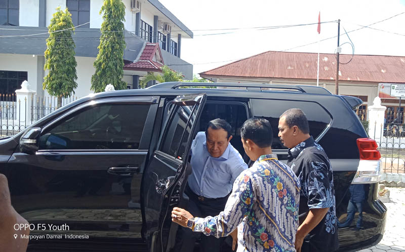 Terkait Dugaan Pelanggaran Pemilu, Bupati Rohul Kepala Daerah Pertama Datangi Bawaslu Riau